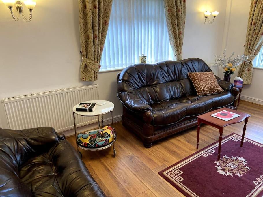 Quiet Secluded Two Bedroom Bungalow With Parking Cleveleys Exterior foto
